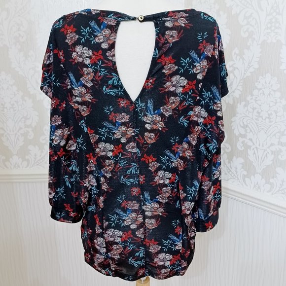 Free People Black Floral Print 3/4 Sleeve Top Ruffle Accent Size Medium - Picture 4 of 5